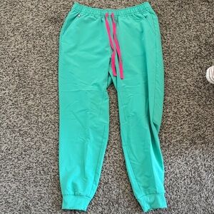 Figs Tansen Joggers/ Cactus S/S
